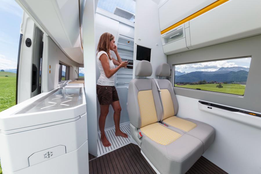Интерьер Volkswagen California XXL Concept 2017 года  (фото 21 из 27)
